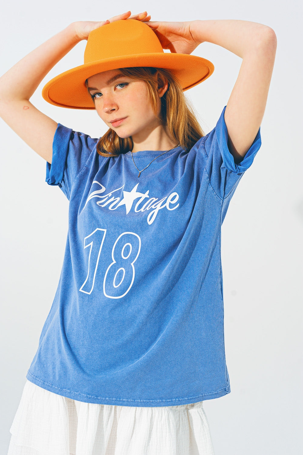 Q2 T-Shirt com Vintage 18 Texto em Azul