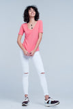 T-shirt coral com decote em v