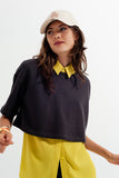 T-shirt curta de cinzento escuro