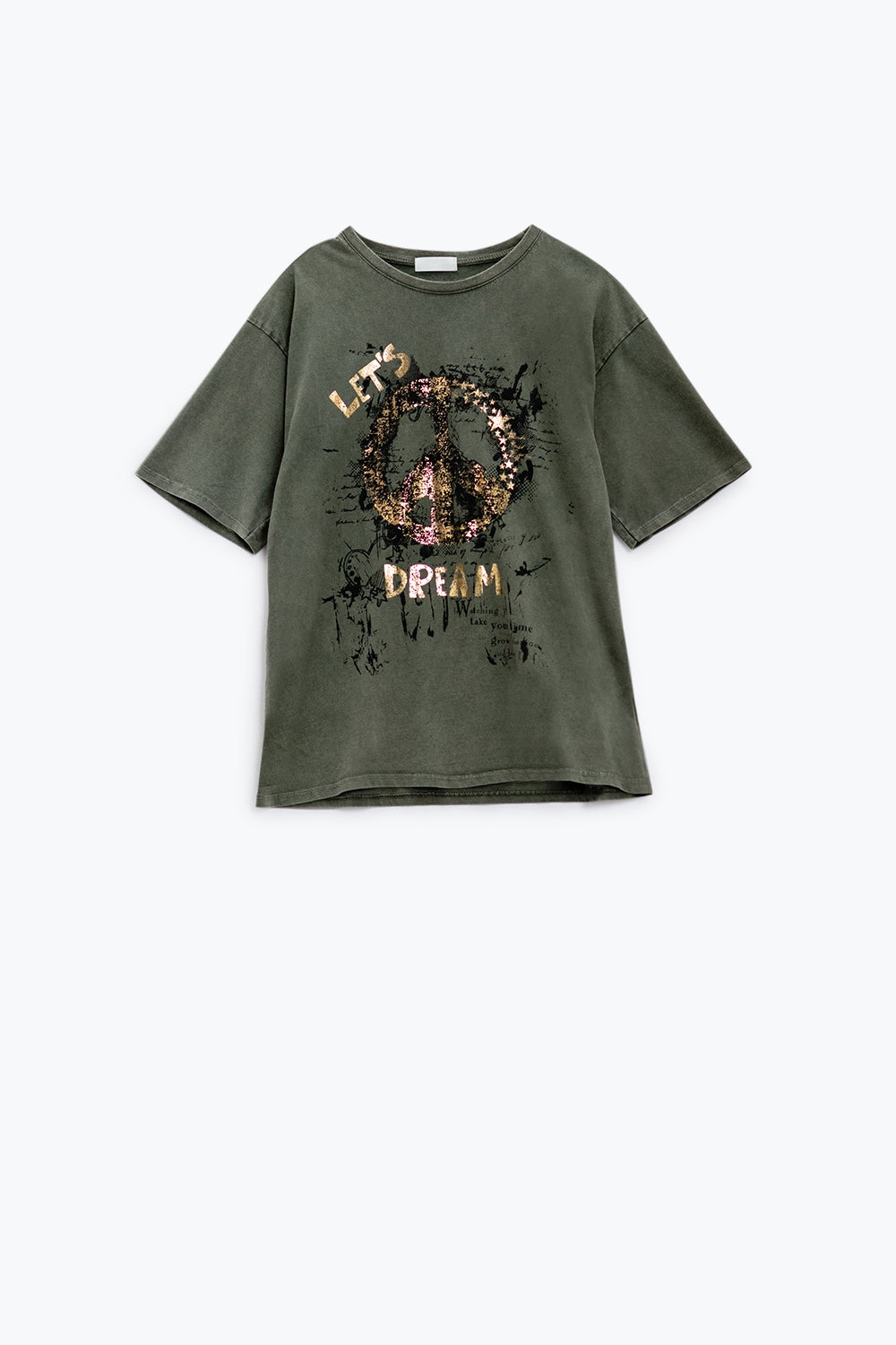 Q2 T-shirt de manga curta com um desenho gráfico de um sinal de paz na frente em caqui