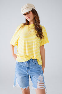 T-shirt de riscas descontraída com gola redonda em amarelo