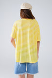 T-shirt de riscas descontraída com gola redonda em amarelo
