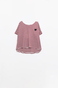 T-shirt de riscas largas cor de vinho com decoração de corações em lantejoulas