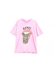 T-shirt gráfica Pink Rebel com língua estampada de leopardo