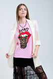 T-shirt gráfica Pink Rebel com língua estampada de leopardo