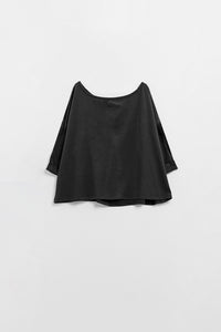 Q2 T-shirt preta em tecido elástico fino com gola redonda