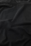 T-shirt preta em tecido elástico fino com gola redonda