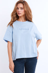 T-shirt Sunshine Oversized com texto texturado à frente em azul