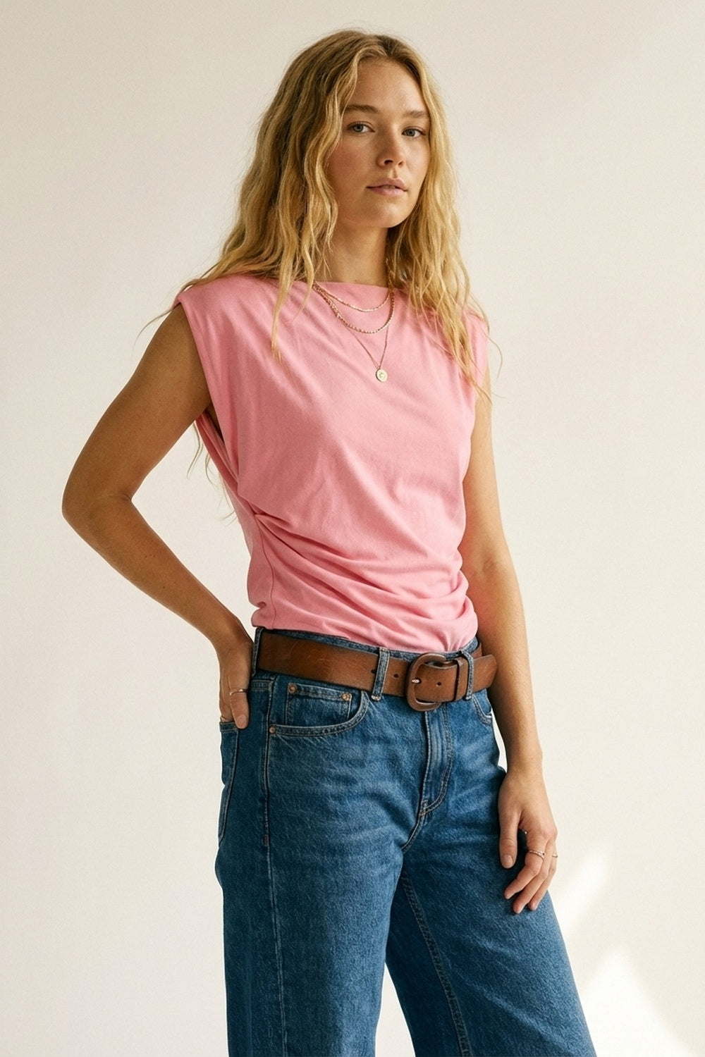Q2 Top assimétrico sem mangas drapeado cor-de-rosa para mulher