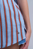 Top azul com listras de laranja