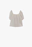 Top branco com decote quadrado e mangas curtas