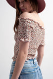 Top com decote Bardot e estampa floral