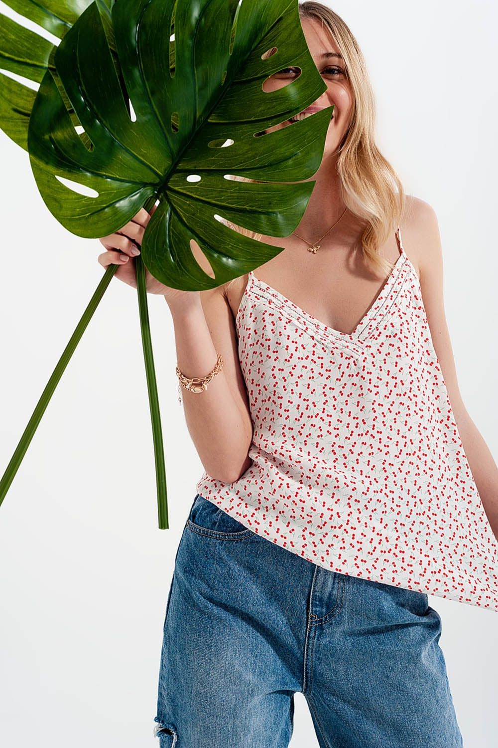 Q2 Top com impressão de cereja em creme