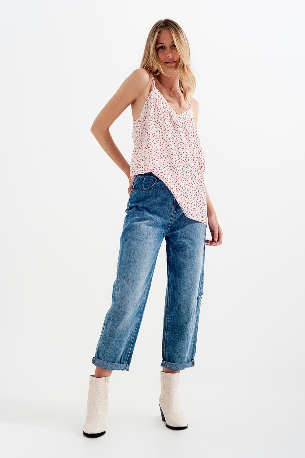 Top com impressão de cereja em creme