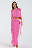 Top cor-de-rosa com design de pregas