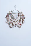 Q2 Top courto com estampa paisley