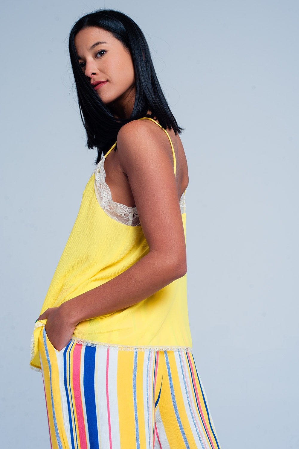 Top de alças Amarelo com detalhe laço