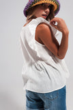 Top de algodão em branco com mangas de rufos