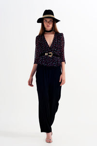 Top de chiffon de bolinhas em preto