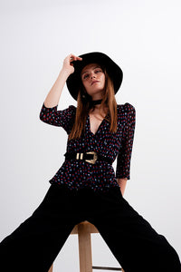 Q2 Top de chiffon de bolinhas em preto