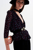 Top de chiffon de bolinhas em preto