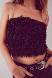 Top de cor preto curto com plumas