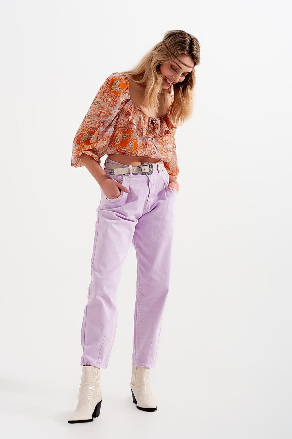 top de manga comprida com cintura shirred e detalhe de gravata em impressão de laranja