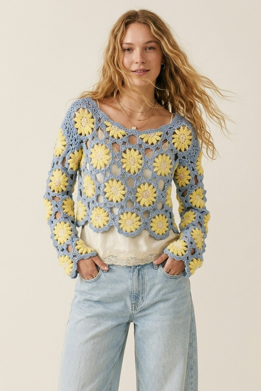 Q2 Top de manga comprida Daisy em croché azul e amarelo