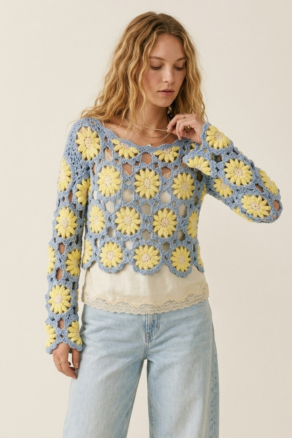 Top de manga comprida Daisy em croché azul e amarelo