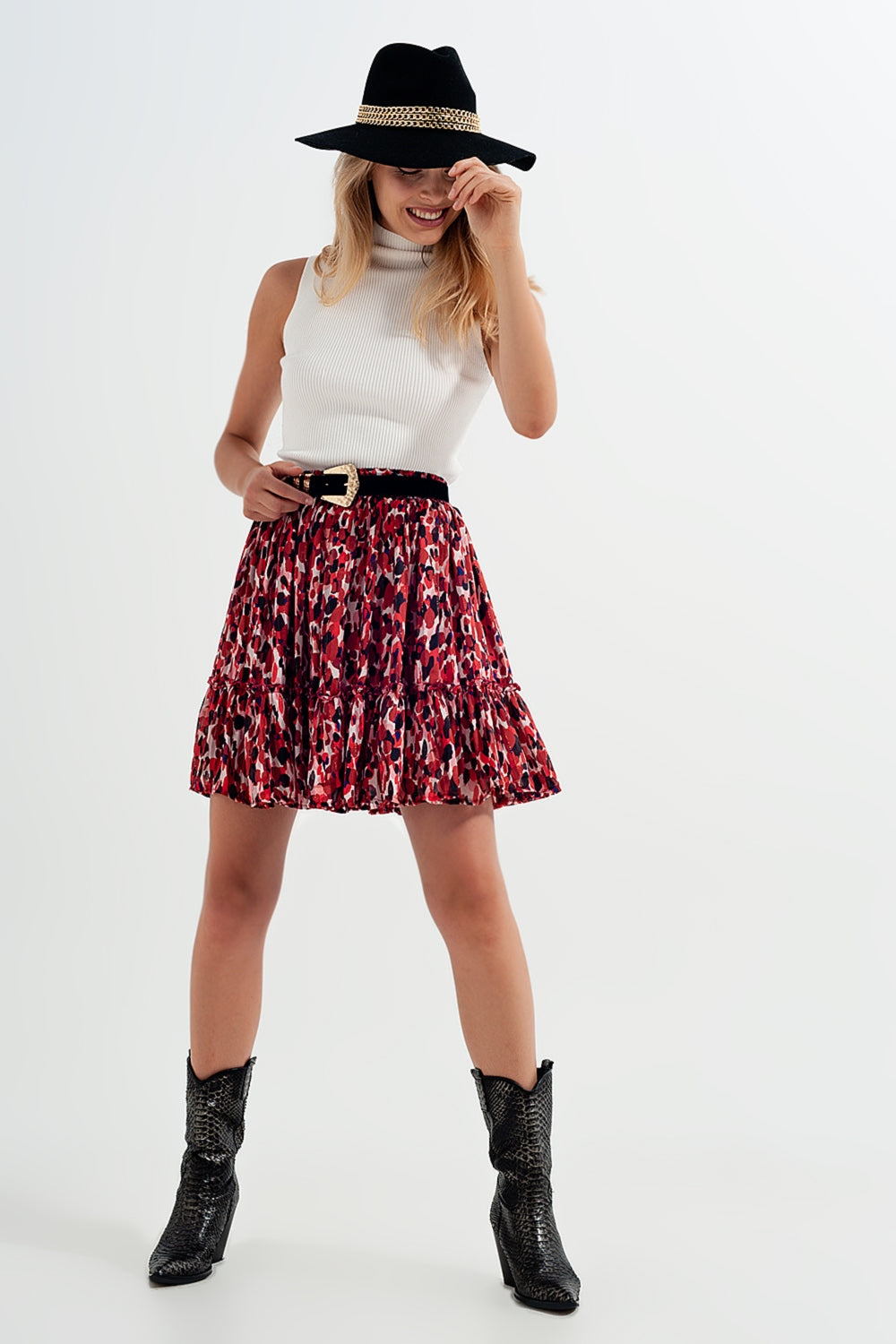 Top de pescoço alto tricotado em creme