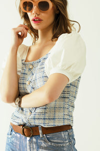 Top de tweed azul com mangas curtas volumosas e botões de pérolas