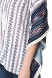 Marinha topo poncho de grandes dimensões na impressão tribal