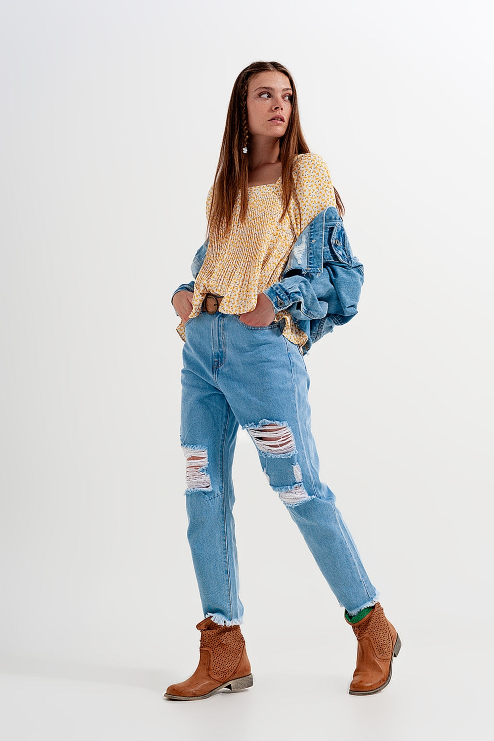 Top floral amarela com decote quadrado e mangas insufláveis