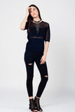 Top pontilhado preto com detalhes rendas