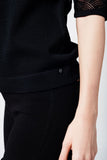 Top pontilhado preto com detalhes rendas