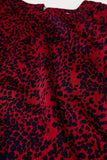 top vermelho de cetim sem mangas com estampado animal