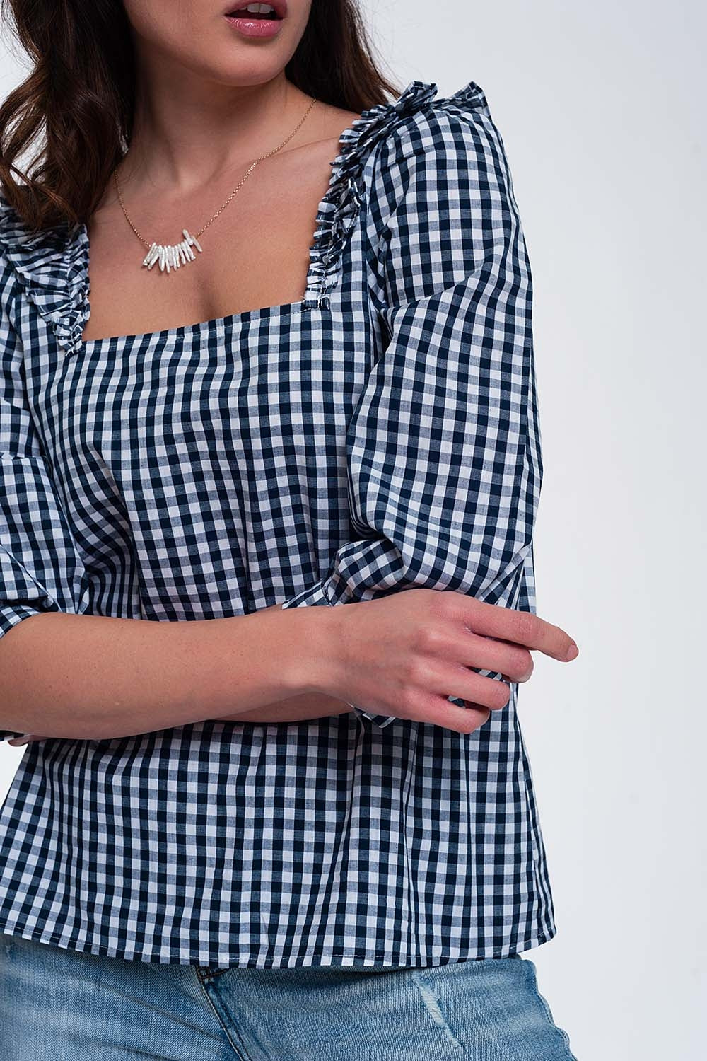Top xadrez azul com decote quadrado