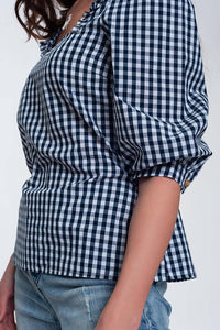 Top xadrez azul com decote quadrado