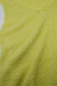 Vestido am amarela maxi sem mangas com fenda lateral