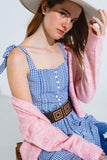 Vestido azul e branco em xadrez em linha A com alças ajustáveis