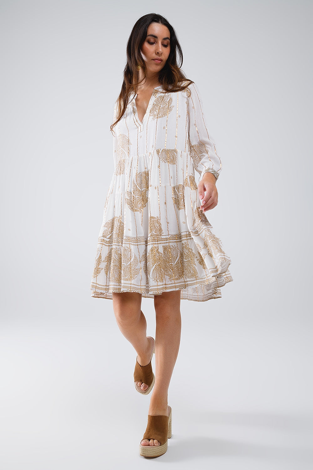 Q2 Vestido Boho de manga comprida com estampado de folhas e pormenores de lurex em branco