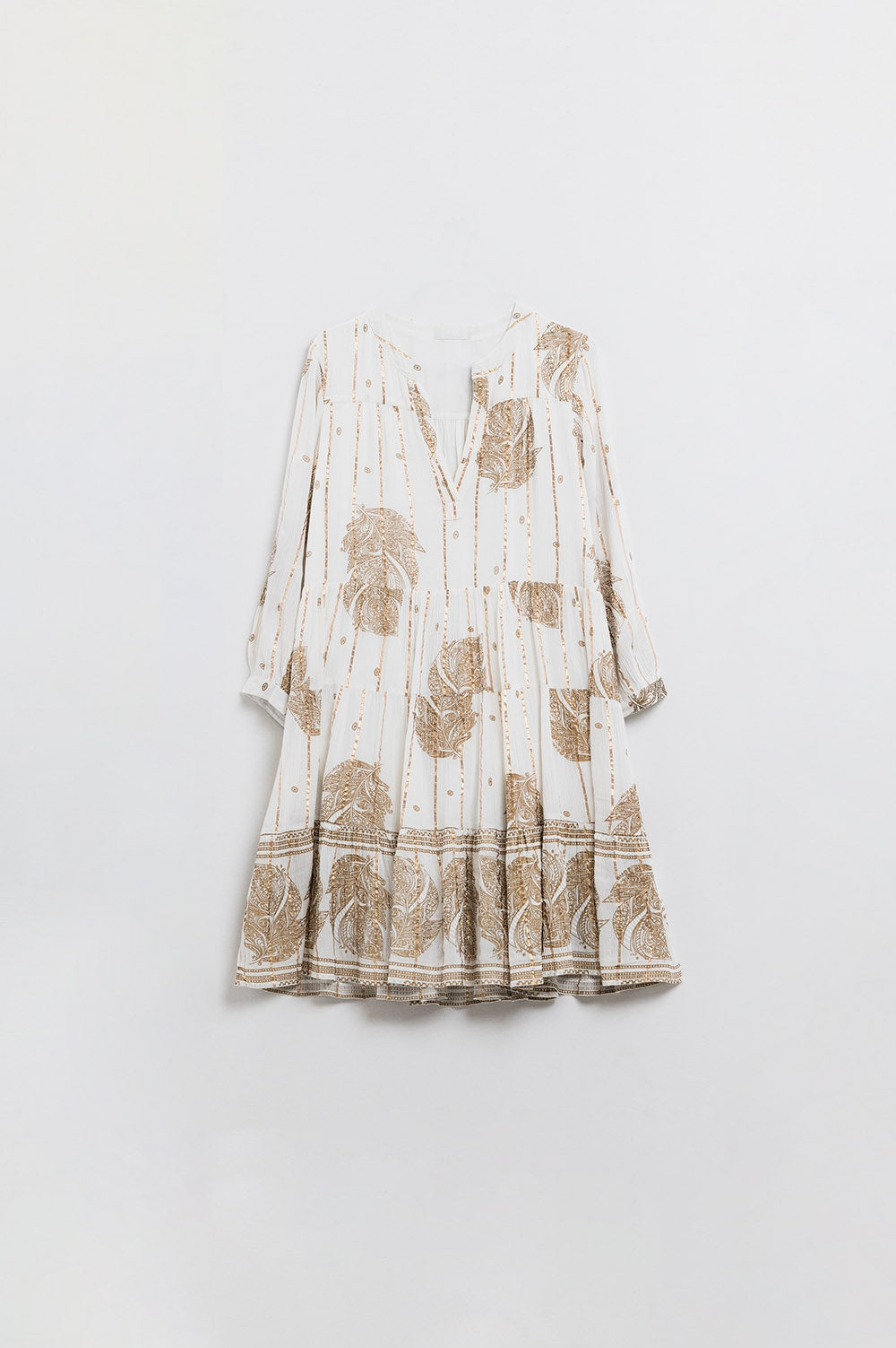 Vestido Boho de manga comprida com estampado de folhas e pormenores de lurex em branco