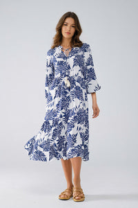 Vestido Boho Maxi com mangas em balão e estampado de folhas em azul escuro e branco