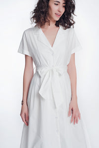 Vestido branco de popeline com cinto e manga curta