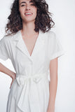 Vestido branco de popeline com cinto e manga curta