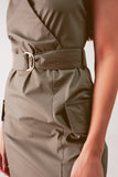 Vestido cáqui com cinto