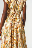 Vestido com mangas curtas e estampa retrô