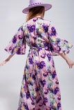 Vestido comprido com mangas de flutter e estampado de flores púrpura