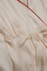 Vestido comprido em cetim creme