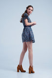 Vestido cor azul marinho dia floral com abertura nas costas